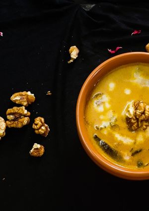 வால்நட் தேங்காய் பால் வெஜ் கிரேவி(சொதி) (Walnut thenkaaipaal veg gravy recipe in tamil) செய்முறை முக்கிய புகைப்படம்