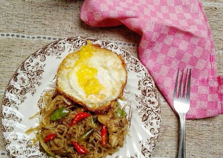 Sohun goreng kecap plus ceplok #pr_Adakecapmanisnya