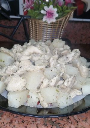 صورة لوصفة دجاج بالبطاطس بالاعشاب