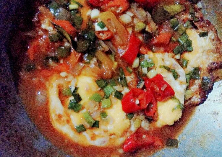 Telur Ceplok Saus Asam Pedas