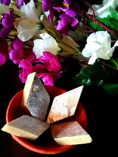 কাজু বরফি(kaju barfi recip[e in Bengali) রেসিপির প্রধান ছবি