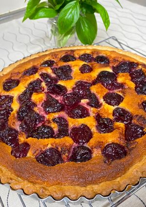A picture of Easy Cherry Cheese Tart.