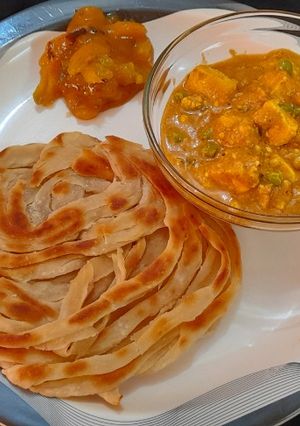 A picture of Laccha Paratha.