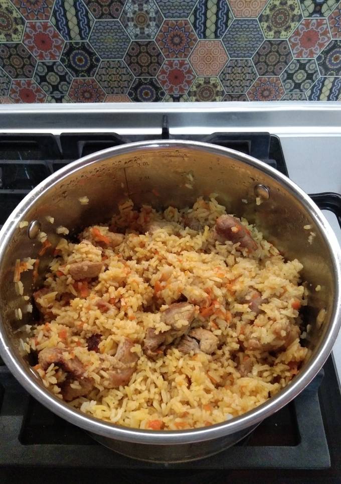 Плов зі свининою