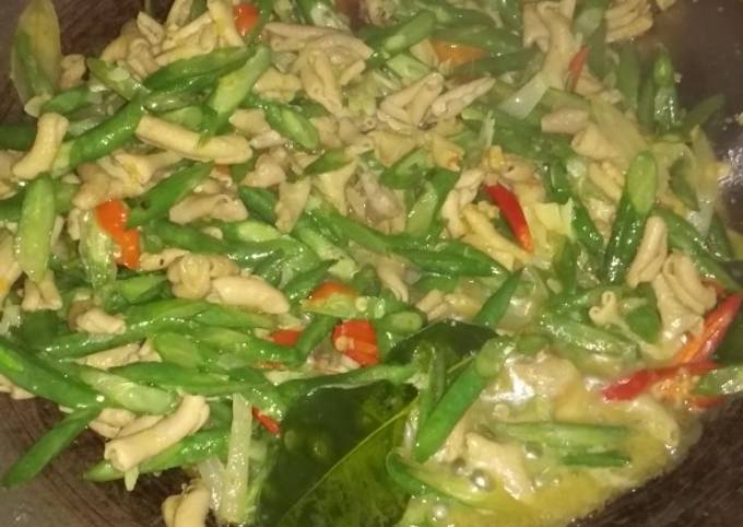 Langkah Mudah untuk Membuat Tumis Bumbu Kuning Pedas Usus Ayam Kacang Panjang Anti Gagal