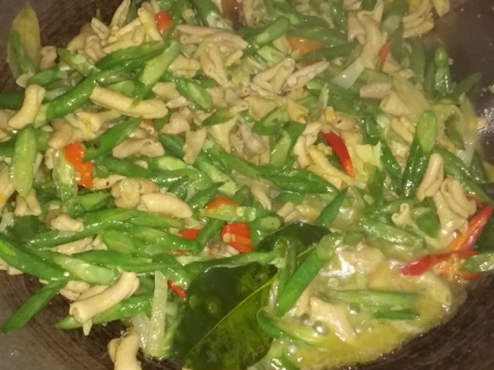 Langkah Mudah untuk Membuat Tumis Bumbu Kuning Pedas Usus Ayam Kacang Panjang Anti Gagal