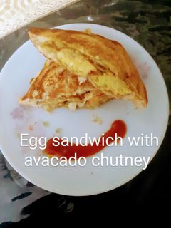 एग सैंडविच इन न्यू वे(egg sandwich in new way recipe in hindi) रेसिपी मुख्य फोटो