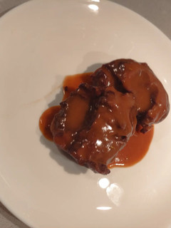 Una foto de Carrillera de cerdo ibérico al vino tinto