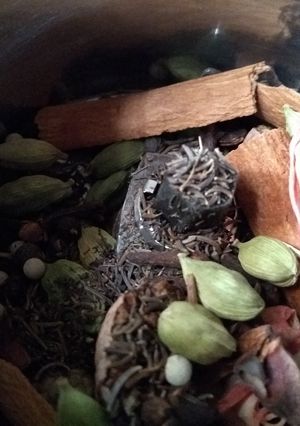 A picture of Sahi garam masala powder.