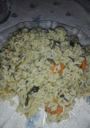 Una foto de Arroz con vegetales salteados!!