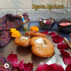 A picture of Mawa Kachori.