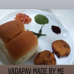 A picture of Vada pav.