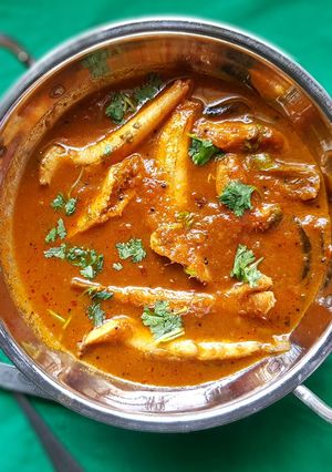 A picture of Anchovies Fish Curry/Nethili Meen Kuzhambu.