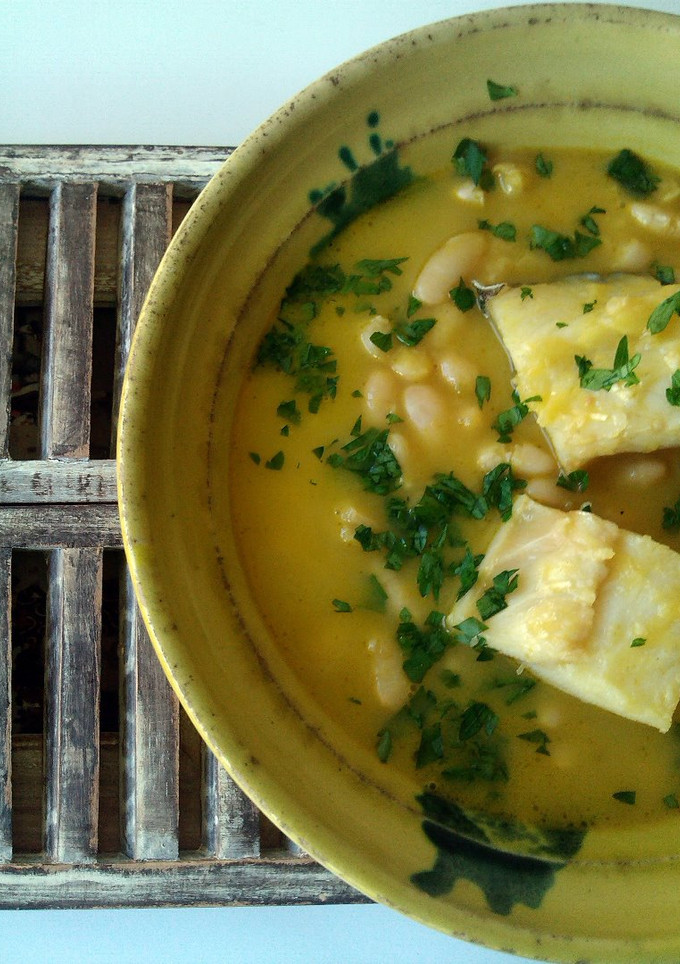 Una foto de Judías blancas con bacalao