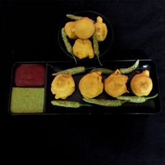 Batata vada A picture of Batata vada.