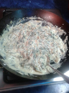 Una foto de Salsa blanca de acelga