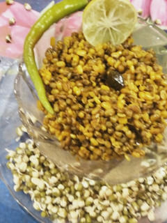 ફણગાવેલા મગ નું શાક (Sprouted Moong Sabji Recipe In Gujarati) રેસીપી મુખ્ય ફોટો