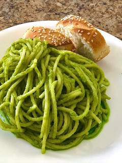 Una foto de Pasta pesto 👀