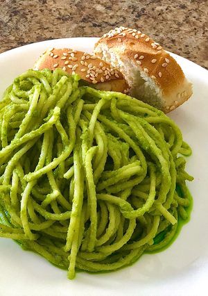 Una foto de Pasta pesto 👀