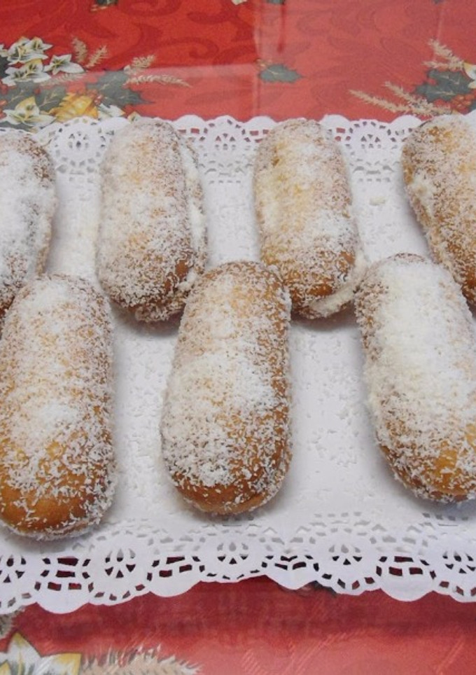 Una foto de Bizcochos rellenos de nata