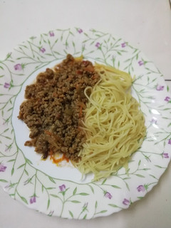 A picture of Spaghetti with minced meat.