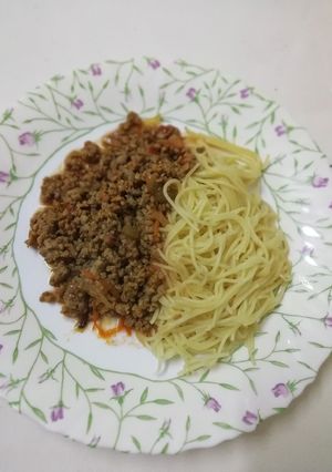 A picture of Spaghetti with minced meat.