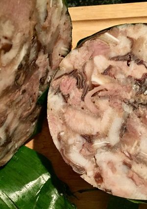 Hình của món Giò Thủ.