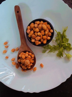 मसाला शेंगदाणे (Masala shengdane recipe in marathi) रेसिपी चे मुख्य फोटो