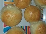 Una foto de bollos de pan rellenos