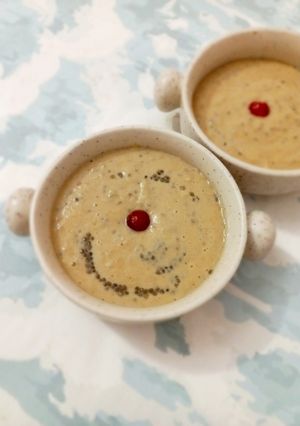 A picture of Apple Oats Chia Smoothie.