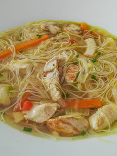 Una foto de Sopa de fideos de arroz estilo oriental (muy suave)