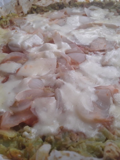 Una foto de Brócoli en tortilla!!!😋🥦🧀🍳🥚🍅🌰