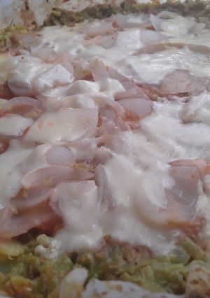 Una foto de Brócoli en tortilla!!!😋🥦🧀🍳🥚🍅🌰