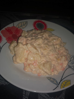 Una foto de Ensaladilla de gambas y atún