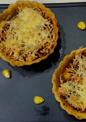 ચીઝી પિઝા પાઈ (Cheesy pizza pie recipe in gujarati) રેસીપી મુખ્ય ફોટો