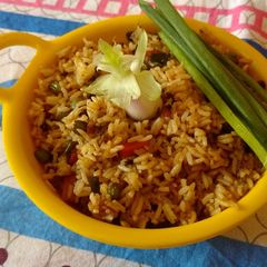 A picture of Burnt galic fried rice.