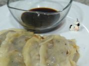 Una foto de relleno gyoza