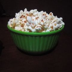A picture of Home made popcorn.