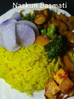 A picture of Naskun--Nasi Kuning--Basmati (Yellow Basmati).