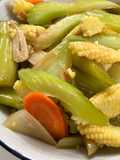 Meatless: Tumis sayur seledri, putren dan wortel crunchy dengan bumbu dashi dan saus tiram