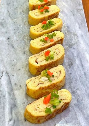 A picture of Tamagoyaki (Japanese Omelette).