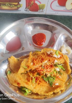 A picture of Oats Vegetable Paneer Chilla.