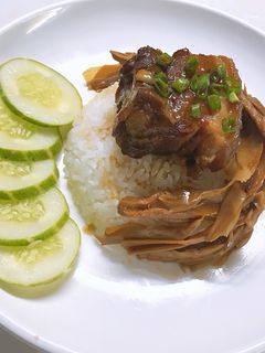 Hình của món Thịt kho măng khô.