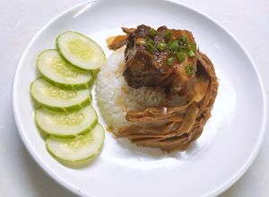 Hình của món Thịt kho măng khô.