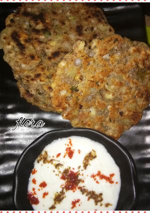A picture of Sabudana thalipeeth.