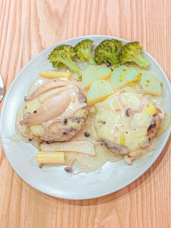 菇奶醬燉煮漢堡肉 的食譜成品照片