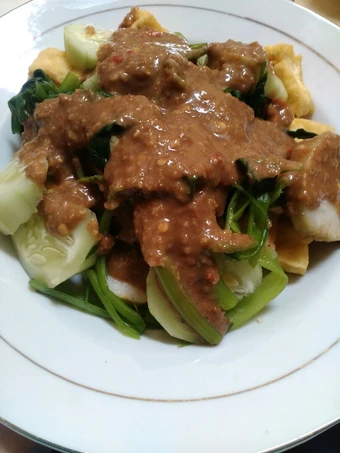 Langkah Mudah untuk Membikin Resep Rujak petis yang  Bikin Ketagihan Anti Ribet, Lezat