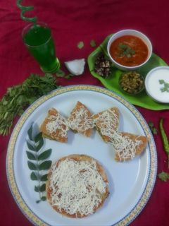 રવા સેન્ડવીચ ઉત્તપ્પા (Semolina Sandwich Uttpam Recipe In Gujarati) રેસીપી મુખ્ય ફોટો