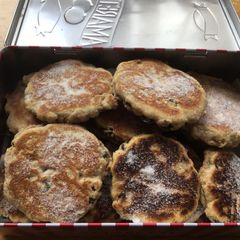 A picture of Welsh Cakes.