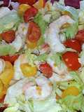 Insalata con gamberi e pomodorini